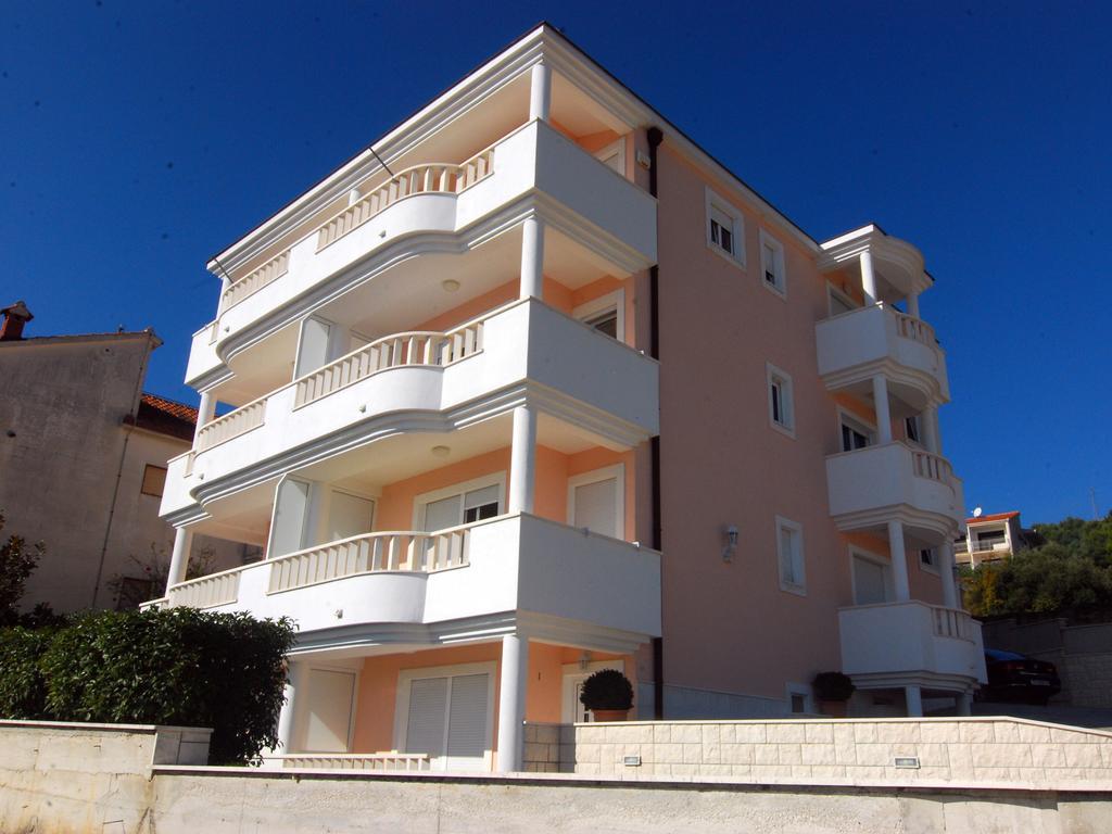 Apartments Barbara Trogir Zewnętrze zdjęcie