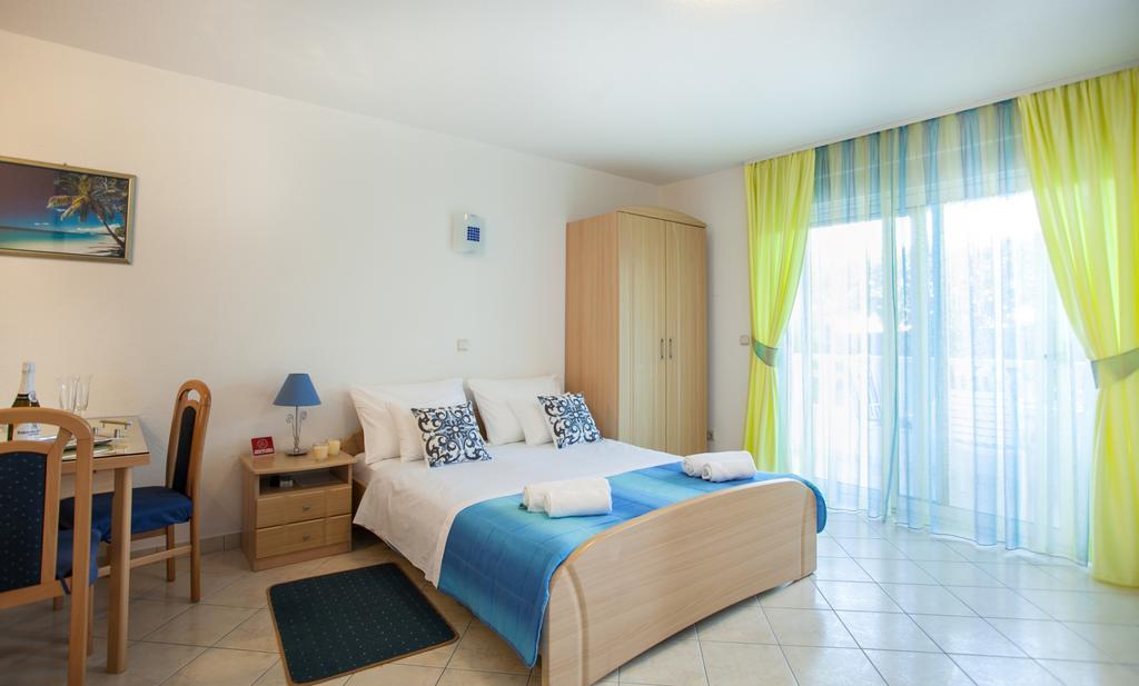 Apartments Barbara Trogir Zewnętrze zdjęcie