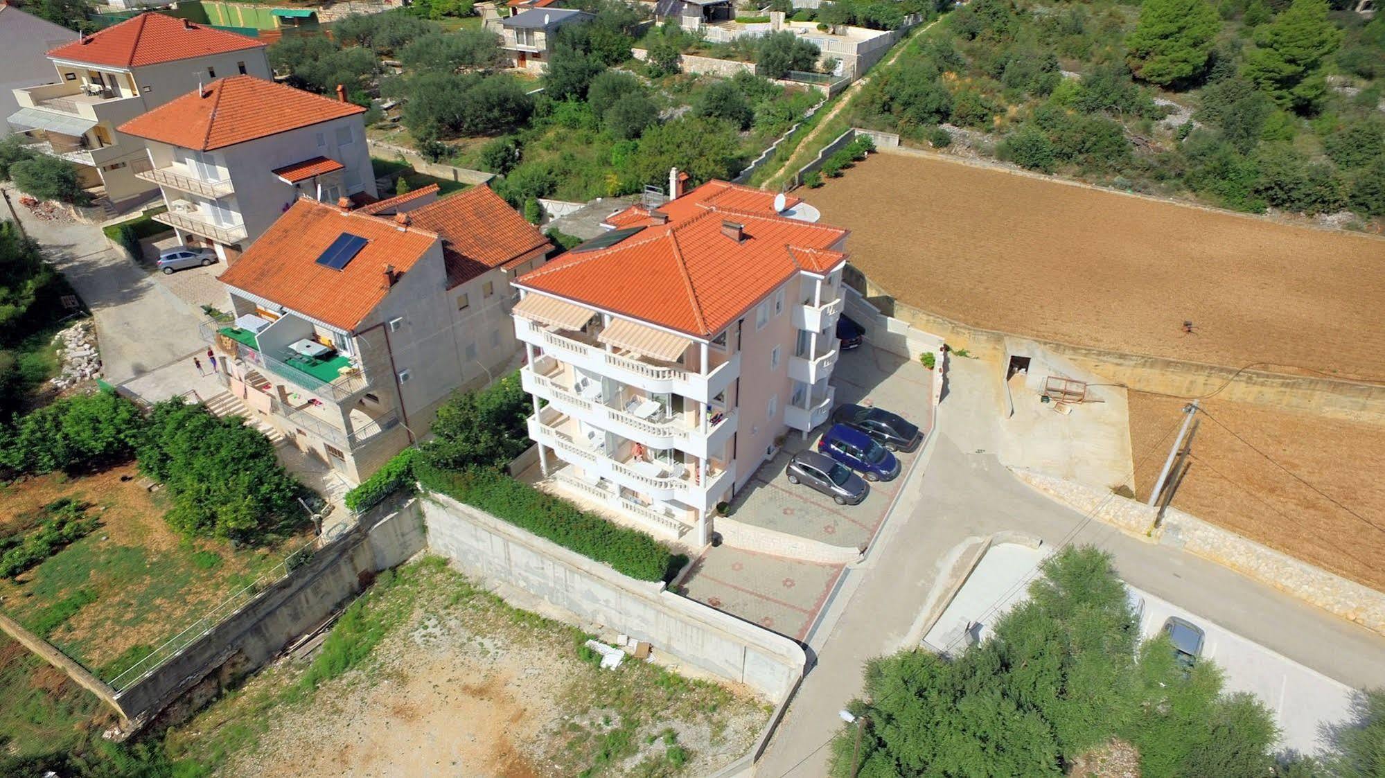 Apartments Barbara Trogir Zewnętrze zdjęcie